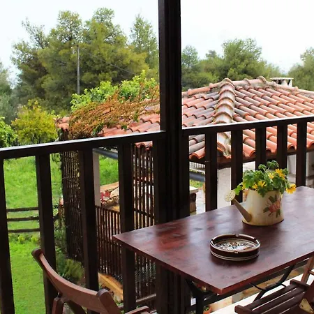 Koel Ferienhaus Ano Almiri