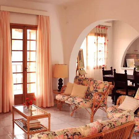 Ferienhaus Koel Ano Almiri