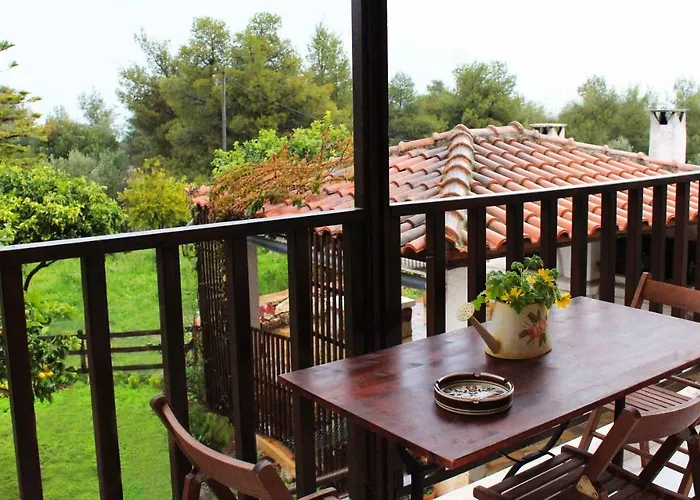 Koel Hébergement de vacances Ano Almiri