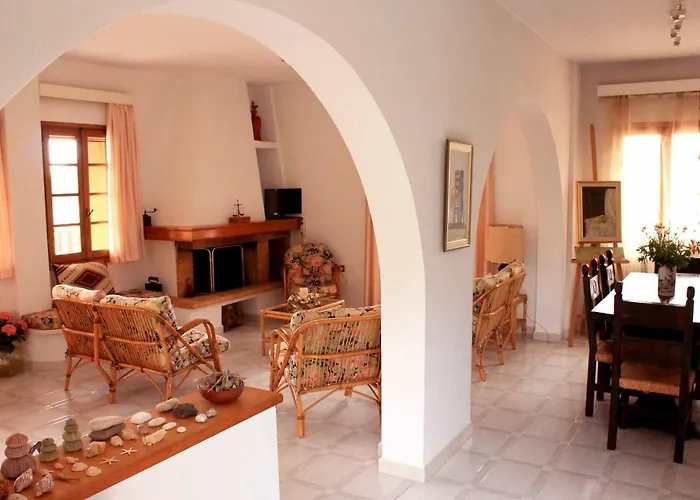 Koel Hébergement de vacances Ano Almiri