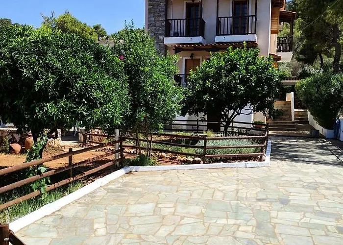 Koel Hébergement de vacances Ano Almiri